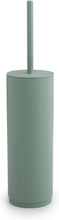 Carica l'immagine nel visualizzatore di Gallery, Gedy Sharon Scopino Bagno WC in Plastica Leggera e Resistente Colore Verde Salvia Opaco, Scopino WC con Ciuffo in Setole Nere in Nylon, Scopino Bagno da Appoggio, Portascopino 100% Made in Italy