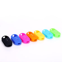 Carica l'immagine nel visualizzatore di Gallery, Cover Guscio Chiave Silicone Gomma Compatibile con Fiat 500 500L Panda Punto Qubo Lancia Ypsilon Delta 3 Tasti Custodia 