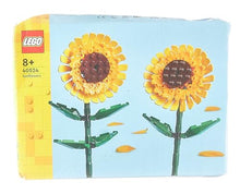 Carica l'immagine nel visualizzatore di Gallery, LEGO Girasoli Set di Fiori Finti per Bambine e Bambini da 8 Anni, Bouquet da Esporre come Accessorio per la Camera da Letto o come Decorazione di Casa, Regalo per Ragazza, Ragazzo, Lei o Lui 40524