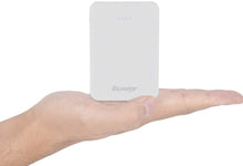 Carica l'immagine nel visualizzatore di Gallery, 2 confezioni Mini Power Bank piccola ma forte batteria esterna 5000 mAh, power bank portatile, con cavo, batteria estern
