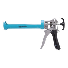 Carica l'immagine nel visualizzatore di Gallery, Amazon Basics Pistola sigillante per calafataggio, 310 ml, rapporto di spinta 12:1, manico in alluminio con grilletto di
