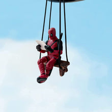 Carica l'immagine nel visualizzatore di Gallery, Ciondolo per Auto, Simpatico Ciondolo Deadpool, Altalena Ciondolo a Forma Oscillante, Ciondolo per Specchietto Retroviso