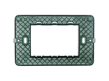 Carica l'immagine nel visualizzatore di Gallery, Supporto Compatibile Con Vimar Plana, Supporto Per Scatola 502 503 504 507 (10, 3 Moduli/Posti)