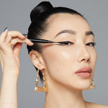 Carica l'immagine nel visualizzatore di Gallery, NYX Professional Makeup, Epic Ink Eye Liner, Eyliner Liquido Waterproof, Linee Intense e Precise a Lungo, Texture Scorre
