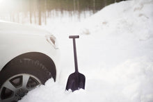 Carica l'immagine nel visualizzatore di Gallery, Fiskars Pala da neve, Lunghezza: 63 cm