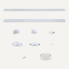 Carica l'immagine nel visualizzatore di Gallery, Amazon Basics Canalina Passacavi per Gestione Cavi Sotto la Scrivania, TV a Parete, Casa e Ufficio, 406,4cm, Bianco
