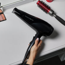Carica l'immagine nel visualizzatore di Gallery, Remington Asciugacapelli 2200W - Leggero e Potente - Funzione Ionica per risultati ottimi, 3 livelli di riscaldamento, 2