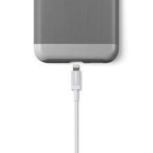 Carica l'immagine nel visualizzatore di Gallery, Amazon Basics Cavo di ricarica Lightning a USB-A, certificato MFi, in nylon intrecciato, per iPhone, argento, 0.9 m