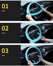 Carica l'immagine nel visualizzatore di Gallery, Coprivolante in silicone antiscivolo, protezione universale ultra sottile per il volante dell’auto, nero