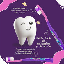 Carica l'immagine nel visualizzatore di Gallery, Spazzolino da denti piccoli Disney Stitch per bambini con cappuccio di protezione, setole morbide arrotondate, impugnatu