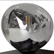 Carica l'immagine nel visualizzatore di Gallery, Lampada da tavolo in vetro e alluminio nera e argento per camera da letto e soggiorno 17,5 cm piccola E14 decorativa ele