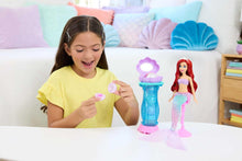 Carica l'immagine nel visualizzatore di Gallery, Mattel Disney Princess Ariel con Specchiera Magica Bambola e Accessori