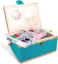 Carica l'immagine nel visualizzatore di Gallery, Wintem – Kit Cucito da Casa e da Viaggio, 76 Accessori, Vassoio con Scomparti Organizzati, Chiusura Magnetica, Set Cucito Completo con Cestino a Pois.