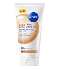 Carica l'immagine nel visualizzatore di Gallery, NIVEA BB Crema Giorno 5 in 1 Colorata, SPF 15, Medium, 2 x 50 ml
