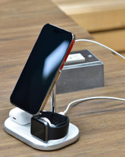 Carica l'immagine nel visualizzatore di Gallery, Energizer Stazione di Ricarica Wireless 3 in 1 | 15W per iPhone MagSafe e Android, 5W per AirPods e Apple Watch | Carica
