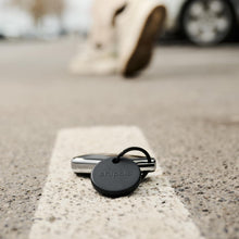 Carica l'immagine nel visualizzatore di Gallery, Chipolo POP Tracker - Un tracker Bluetooth sonoro, colorato