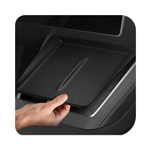 Carica l'immagine nel visualizzatore di Gallery, Spigen Coperchio per Pad di Ricarica della Console Centrale