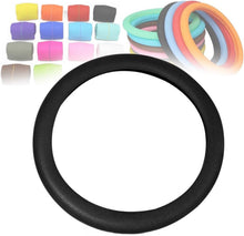 Carica l'immagine nel visualizzatore di Gallery, Coprivolante in silicone antiscivolo, protezione universale ultra sottile per il volante dell’auto, nero