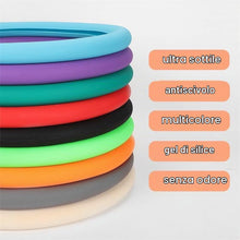 Carica l'immagine nel visualizzatore di Gallery, Coprivolante in silicone antiscivolo, protezione universale ultra sottile per il volante dell’auto, nero