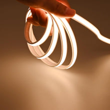 Carica l'immagine nel visualizzatore di Gallery, GOMING 24V 5M Neon COB Striscia LED Bianco Caldo 3000K IP67 Impermeabile