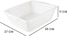 Carica l'immagine nel visualizzatore di Gallery, IPEA Cesta Forata in Plastica Rettangolare Multiuso - Made in Italy - 33 x 33 x 16 cm - Cesto per Bucato, Casa, Bagno, Biancheria - Bacinella con Fori - Contenitore Traforato - Vaschetta Bianca