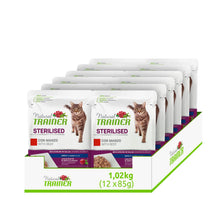 Carica l'immagine nel visualizzatore di Gallery, Natural Trainer Sterilised Adult Cibo Umido per Gatti con Manzo e Fibra di Pisello 12 buste x 85 g - 1020 gr