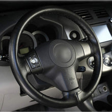 Carica l'immagine nel visualizzatore di Gallery, Coprivolanti fai da te in pelle morbida sul volante dell'auto con ago e filo Accessori interni nero