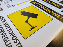 Carica l'immagine nel visualizzatore di Gallery, SPACE - 3 Cartelli area videosorvegliata per ragioni di sicurezza 20cm x 30cm in PVC - GDPR 2020 - Cartelli videosorvegl