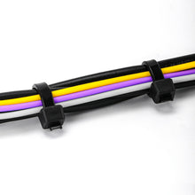 Carica l'immagine nel visualizzatore di Gallery, Amazon Basics Fascette stringicavo regolabili, per la gestione di cavi, 100/120/150/200/300 mm, 500 unità, confezione da