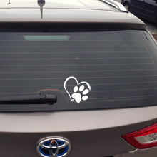 Carica l'immagine nel visualizzatore di Gallery, Adesivo per Auto, a Forma di Zampa con Cuore, Resistente all’autolavaggio, Nero.