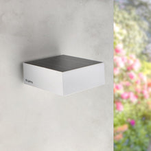 Carica l'immagine nel visualizzatore di Gallery, M Ledme - Applique LED solare da parete White Bin 2W, luce esterna con sensore di movimento e crepuscolare, protezione I