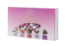 Carica l'immagine nel visualizzatore di Gallery, Buratti Confetti con Mandorle Tostate Ricoperte di Cioccolato, Bianco ai Molteplici Gusti, Tenerezze Sfumè Rosa - 1000 g