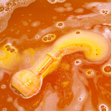Carica l'immagine nel visualizzatore di Gallery, ZIMPLI Baff Potions Include 18 ingredienti magici da mescolare che frizzano, esplodono e colorano l’acqua. Kit di esperi