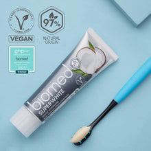 Carica l'immagine nel visualizzatore di Gallery, Biomed Dentifricio al cocco naturale superwhite per sbiancamento delicato, sapore tropicale - 100 g (confezione da 3) - 