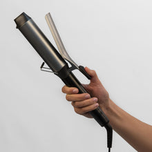 Carica l'immagine nel visualizzatore di Gallery, Remington Ferro Arricciacapelli - Per riccioli grandi 38mm - Protezione 4 volte, Rivestimento in tormalina e ceramica, D