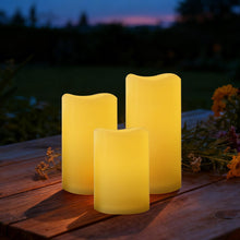 Carica l'immagine nel visualizzatore di Gallery, Festive Lights Set di 3 candele solari a LED per uso esterno, candele tremolanti per uso esterno, impermeabili, ricarica