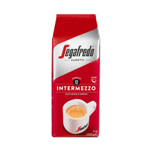 Carica l'immagine nel visualizzatore di Gallery, Segafredo Zanetti Caffè in Grani Intermezzo (Confezione da 1 Kg) – Adatto per la Moka – Linea Le Classiche, Chicchi di C
