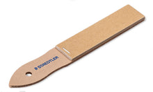 Carica l'immagine nel visualizzatore di Gallery, STAEDTLER - Carta vetrata (12 Fogli di Carta vetrata fine su Manico in Legno, per temperare, per Forme coniche o Curve e