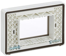 Carica l'immagine nel visualizzatore di Gallery, Vimar 0R14943.01 Calotta da parete IP55, 3 moduli Eikon, Arké e Plana, con viti, per scatole da incasso 3 moduli, bianco