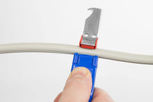 Carica l'immagine nel visualizzatore di Gallery, WEICON TOOLS Coltello per Cavi No. C 4-28, strumento di spelatura per cavi da 4 a 28 mm, Made in Germany