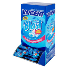 Carica l'immagine nel visualizzatore di Gallery, Vivident Fresh Blast, Chewing Gum Ripieno, Senza Zucchero, Gusto Menta, Senza Glutine, Confezione da 200 Gomme da Mastic