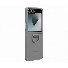 Carica l'immagine nel visualizzatore di Gallery, Samsung Silicone Case with Ring Custodia pieghevole in silicone con anello per Galaxy Z Flip6 | Z Flip7 FE, Gray
