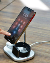 Carica l'immagine nel visualizzatore di Gallery, Energizer Stazione di Ricarica Wireless 3 in 1 | 15W per iPhone MagSafe e Android, 5W per AirPods e Apple Watch | Carica