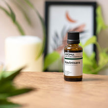 Carica l'immagine nel visualizzatore di Gallery, Ravintsara BIO (Cinnamomum camphora CT cineolo) - 30 mL - Olio Essenziale Chemiotipizzato e Certificato AB - Aroma Labs 