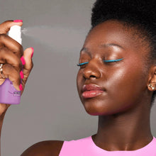 Carica l'immagine nel visualizzatore di Gallery, essence fix &amp; LAST keep it PERFECT MAKE-UP FIXING SPRAY correttore (50 ml)
