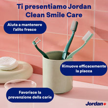 Carica l'immagine nel visualizzatore di Gallery, Jordan ® | Spazzolino manuale morbido Clean Smile | manico in plastica riciclata, setole in nylon vegetale, confezione c