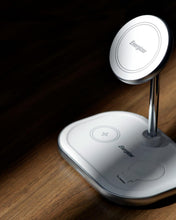 Carica l'immagine nel visualizzatore di Gallery, Energizer Stazione di Ricarica Wireless 3 in 1 | 15W per iPhone MagSafe e Android, 5W per AirPods e Apple Watch | Carica