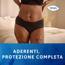 Carica l'immagine nel visualizzatore di Gallery, TENA Silhouette Noir Mutandine Assorbenti Donna, Vita Bassa, M, 24 Pezzi