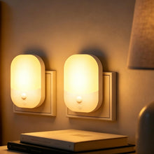 Carica l'immagine nel visualizzatore di Gallery, [2 Pezzi] Luce Notturna da Presa con Sensore Crepuscolare, 5 Livelli Dimmerabile, 3000K Bianco Caldo, Modalità ON/OFF/Au