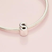 Carica l'immagine nel visualizzatore di Gallery, PANDORA Charm Lettera in argento sterling
